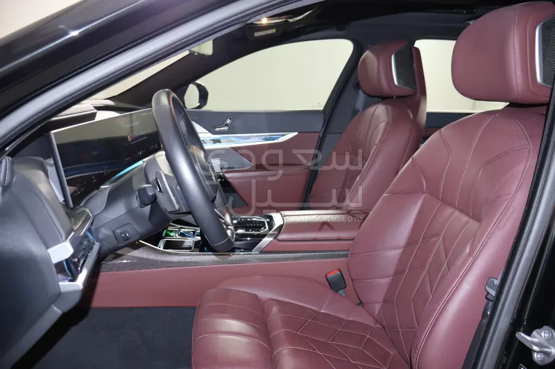 2024 بي ام دبليو الفئة السابعة 735أي