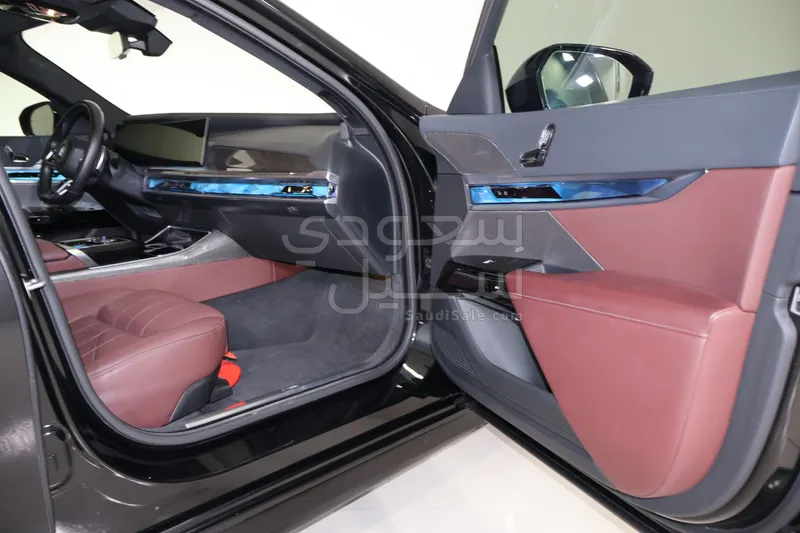 2024 بي ام دبليو الفئة السابعة 735أي