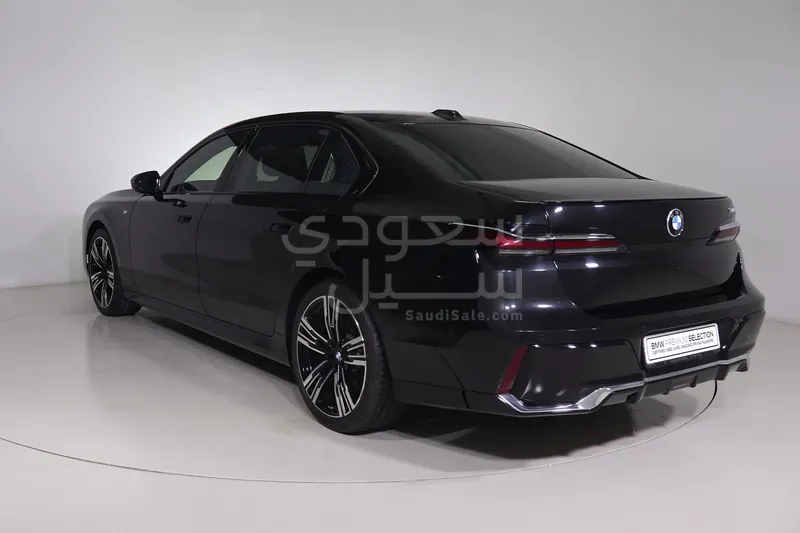 2024 بي ام دبليو الفئة السابعة 735أي