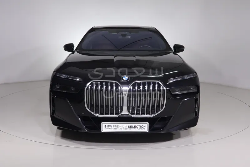 2024 بي ام دبليو الفئة السابعة 735أي