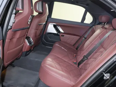 2024 بي ام دبليو الفئة السابعة 735أي