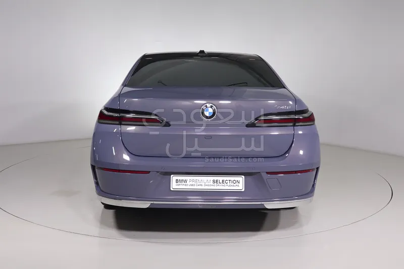 2025 بي ام دبليو الفئة السابعة 740أي