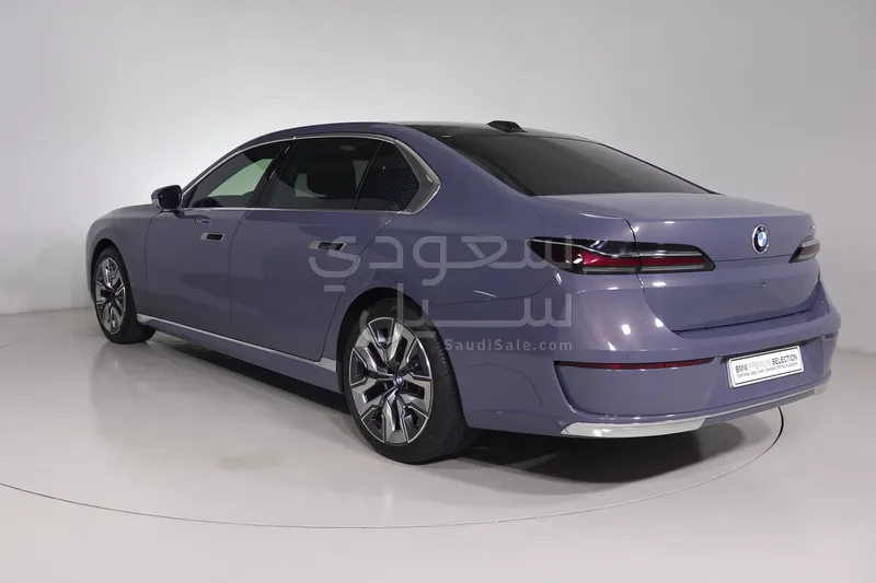 2025 بي ام دبليو الفئة السابعة 740أي