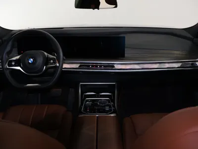 2025 بي ام دبليو الفئة السابعة 740أي