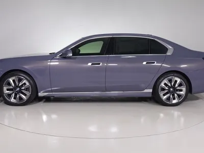 2025 بي ام دبليو الفئة السابعة 740أي