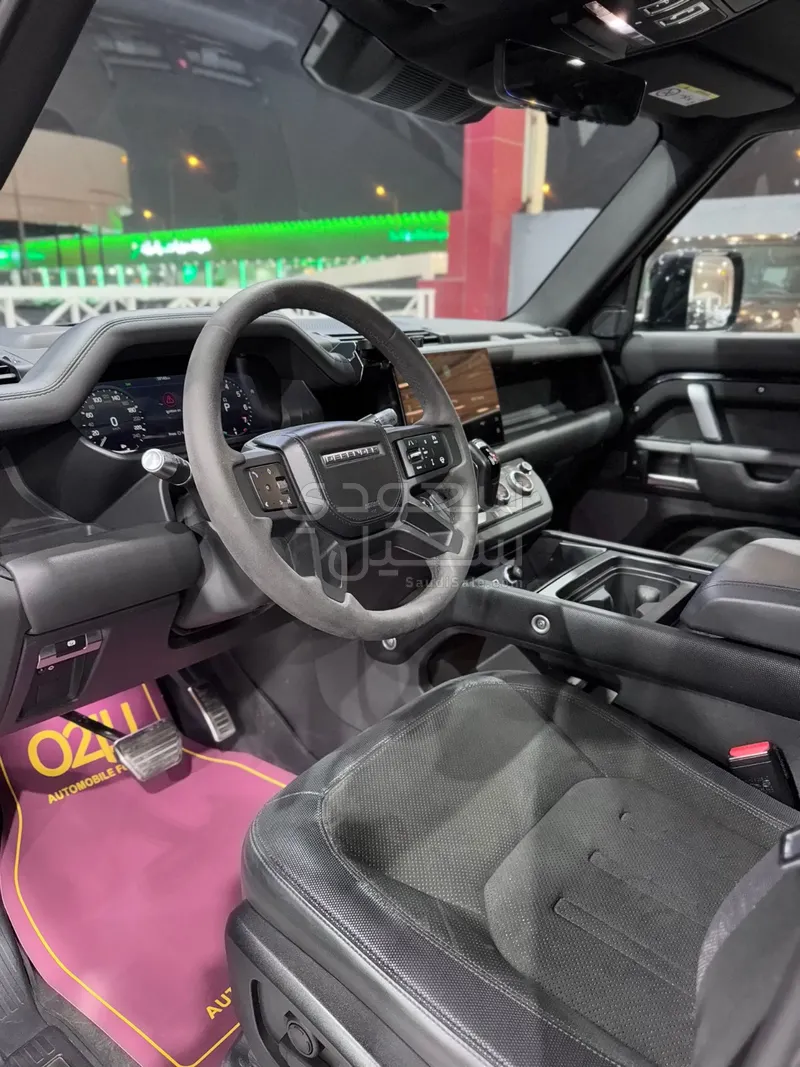 2022 لاند روفر ديفيندر