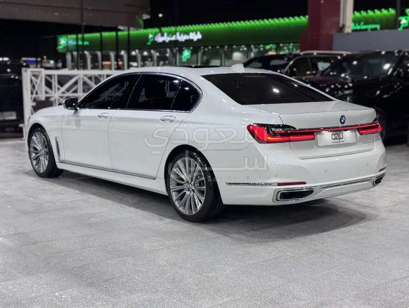 2020 بي ام دبليو الفئة السابعة 730 إل أي