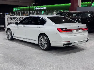 2020 بي ام دبليو الفئة السابعة 730 إل أي