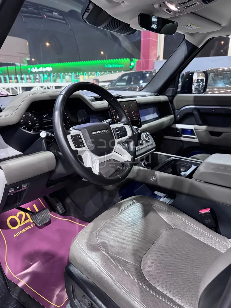 2024 لاند روفر ديفيندر اس اي