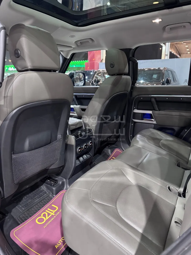 2024 لاند روفر ديفيندر اس اي