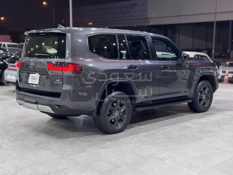 2022 تويوتا لاند كروزر جي ار سبورت