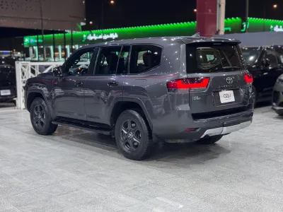 2022 تويوتا لاند كروزر جي ار سبورت