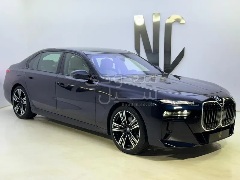 2026 بي ام دبليو الفئة السابعة 735أي