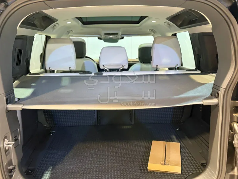 2025 لاند روفر ديفيندر اس اي