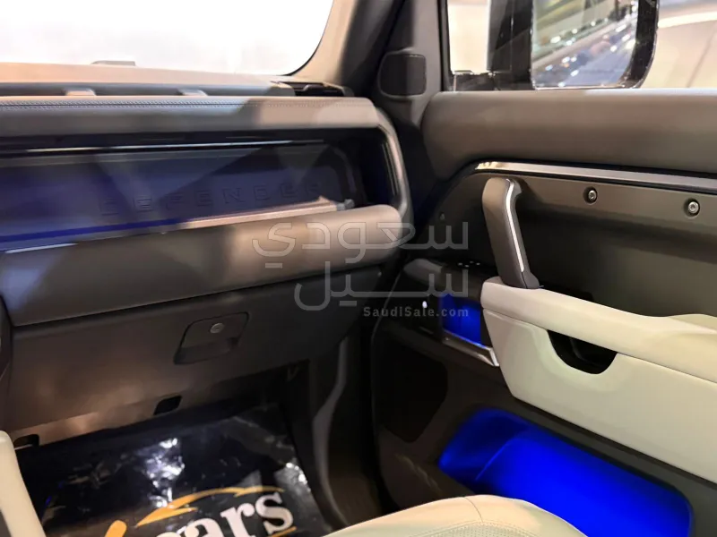 2025 لاند روفر ديفيندر اس اي