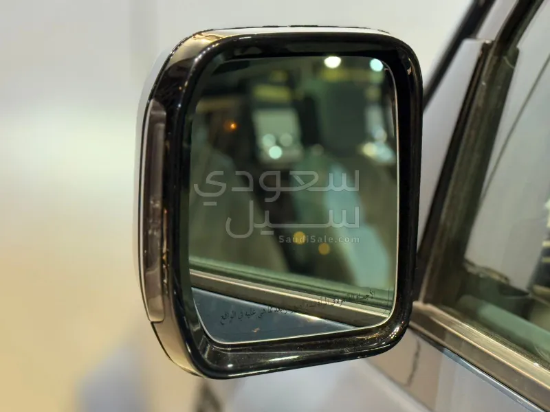 2025 لاند روفر ديفيندر اس اي