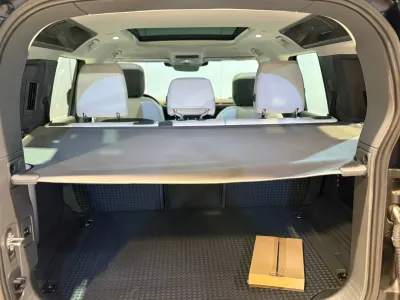 2025 لاند روفر ديفيندر اس اي