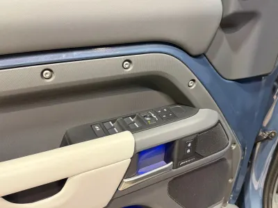 2025 لاند روفر ديفيندر اس اي