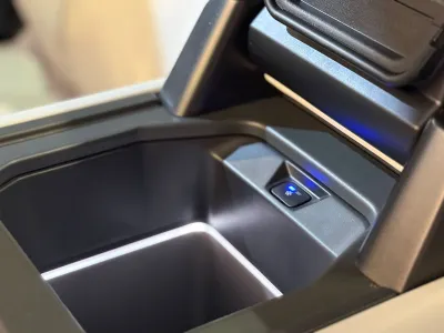 2025 لاند روفر ديفيندر اس اي