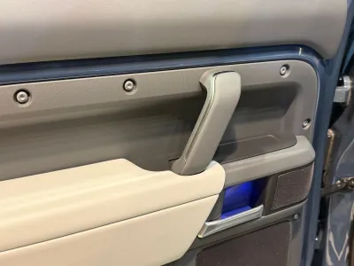 2025 لاند روفر ديفيندر اس اي