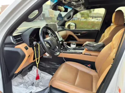 2024 لكزس إل إكس 600