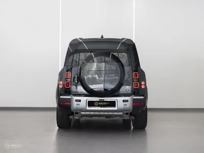 2023 لاند روفر ديفيندر 110