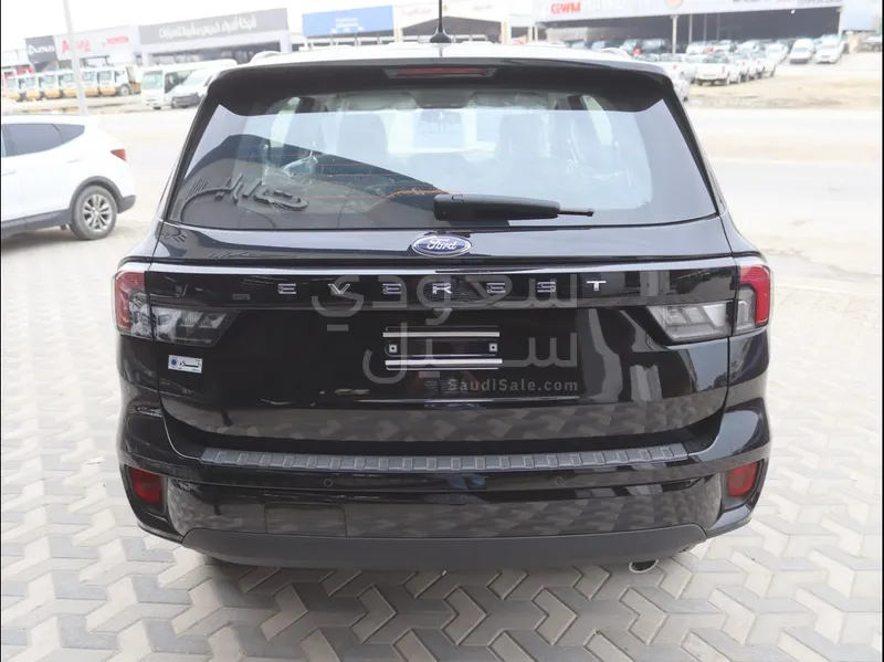 2025 فورد ايفرست