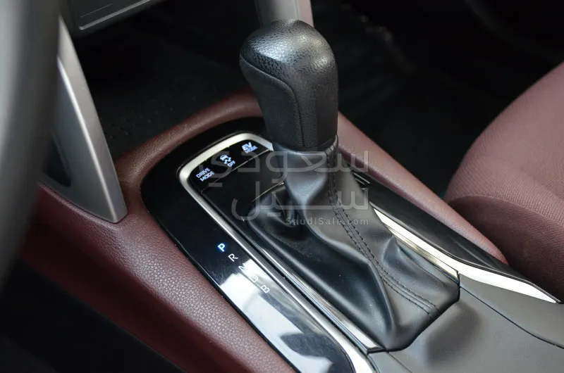 2024 تويوتا كورولا كروس