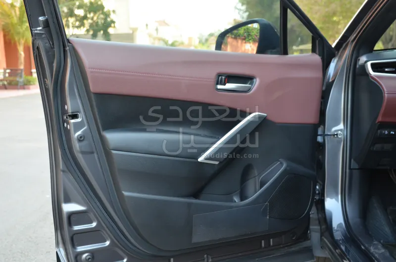 2024 تويوتا كورولا كروس