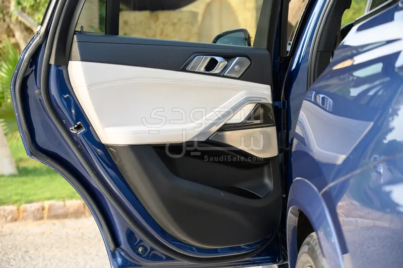 2022 بي ام دبليو الفئة اكس 6 إم 50 أي