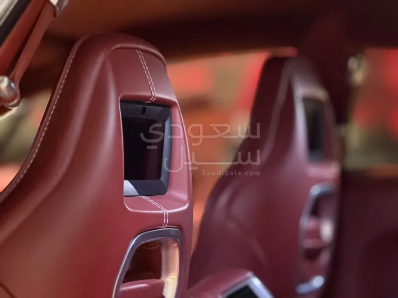 2012 استون مارتن رابيد