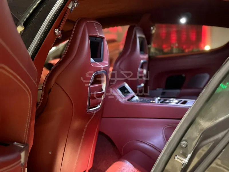 2012 استون مارتن رابيد