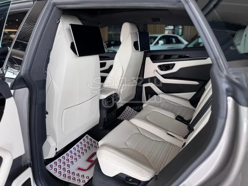 2025 لمبرجيني اوروس