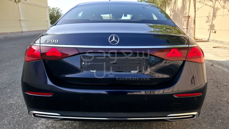 2024 مرسيدس - بنز إي 200