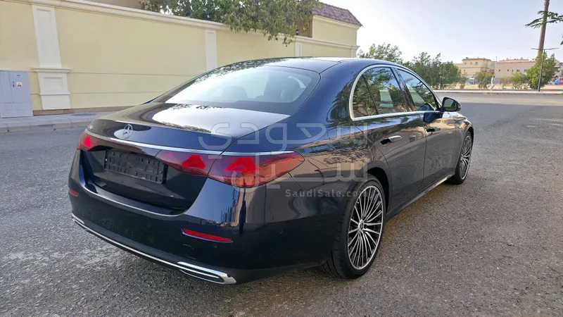 2024 مرسيدس - بنز إي 200