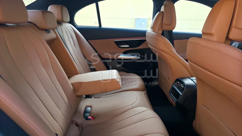 2024 مرسيدس - بنز إي 200