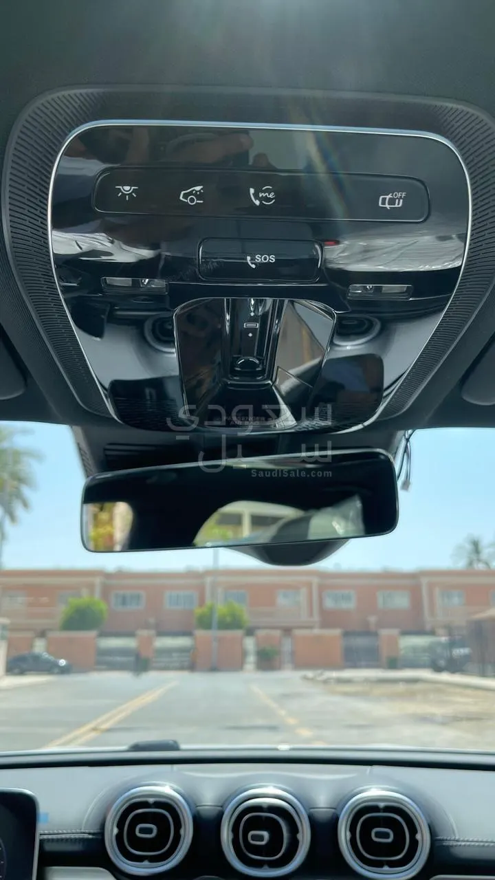 2025 مرسيدس - بنز سي 200 أي إم جي