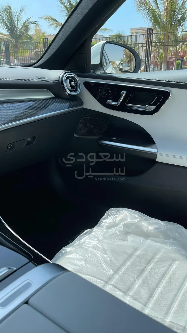 2025 مرسيدس - بنز سي 200 أي إم جي