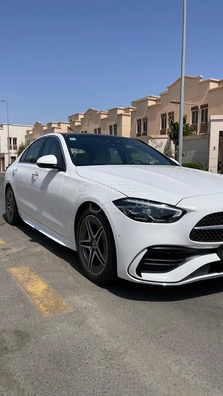 2025 مرسيدس - بنز سي 200 أي إم جي