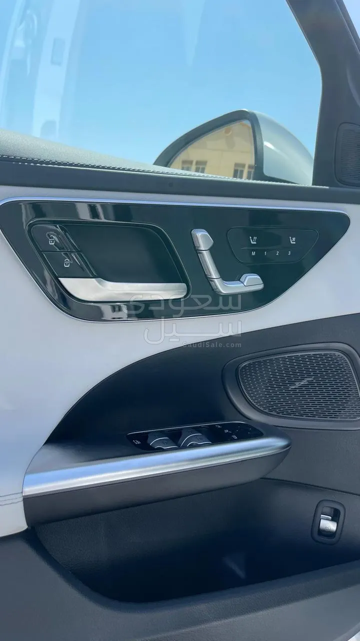 2025 مرسيدس - بنز سي 200 أي إم جي