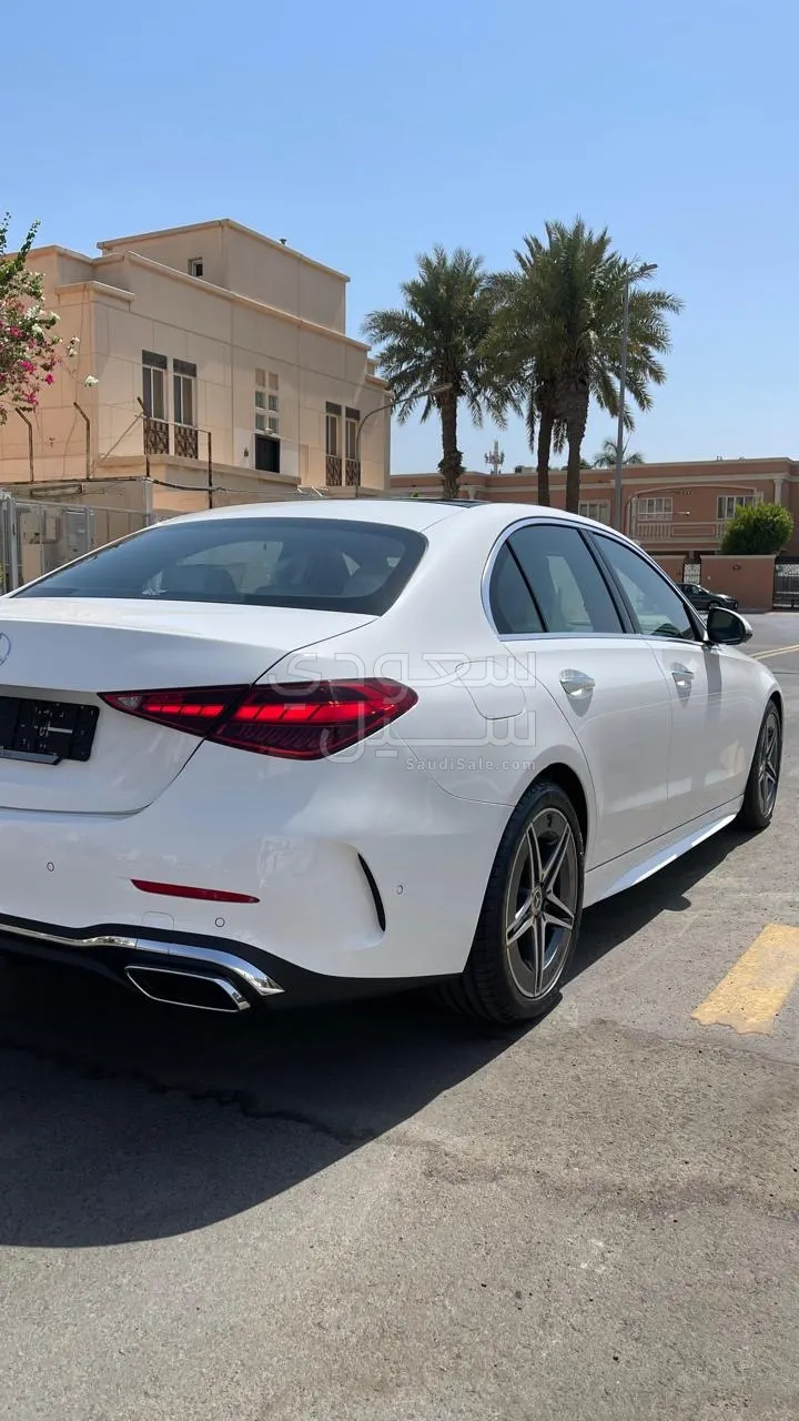 2025 مرسيدس - بنز سي 200 أي إم جي