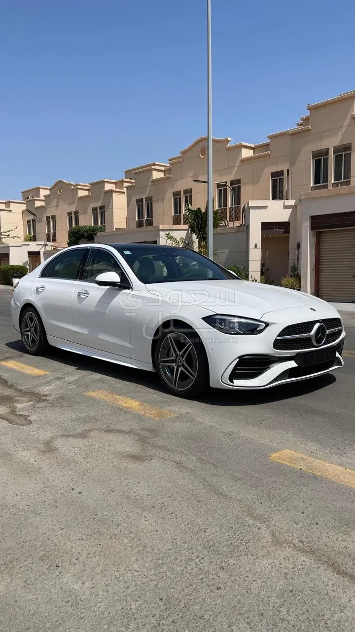 2025 مرسيدس - بنز سي 200 أي إم جي
