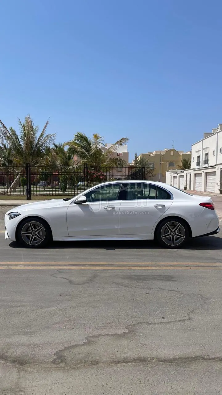 2025 مرسيدس - بنز سي 200 أي إم جي