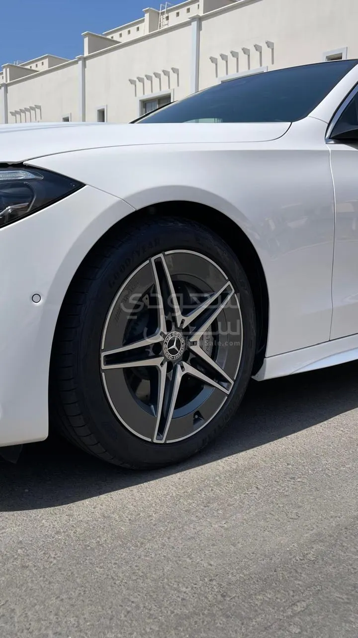 2025 مرسيدس - بنز سي 200 أي إم جي