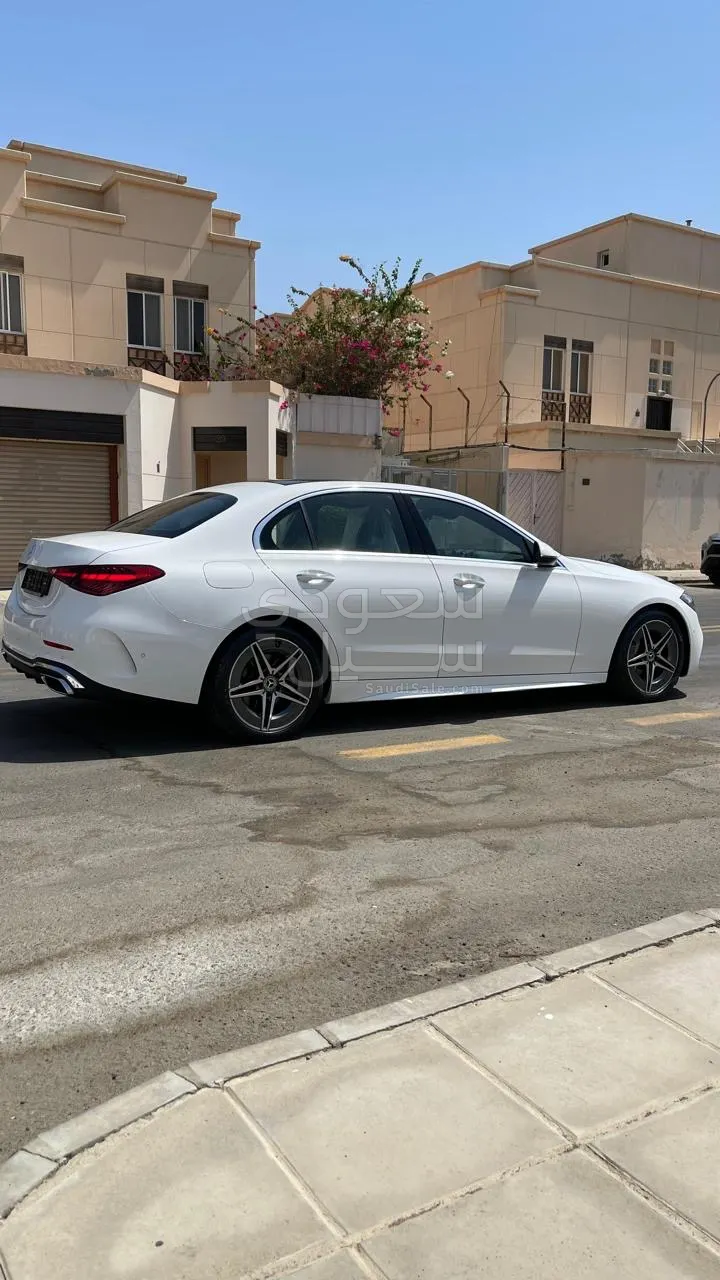 2025 مرسيدس - بنز سي 200 أي إم جي