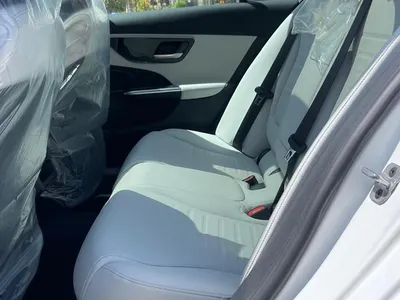 2025 مرسيدس - بنز سي 200 أي إم جي