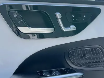 2025 مرسيدس - بنز سي 200 أي إم جي