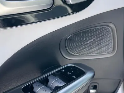 2025 مرسيدس - بنز سي 200 أي إم جي