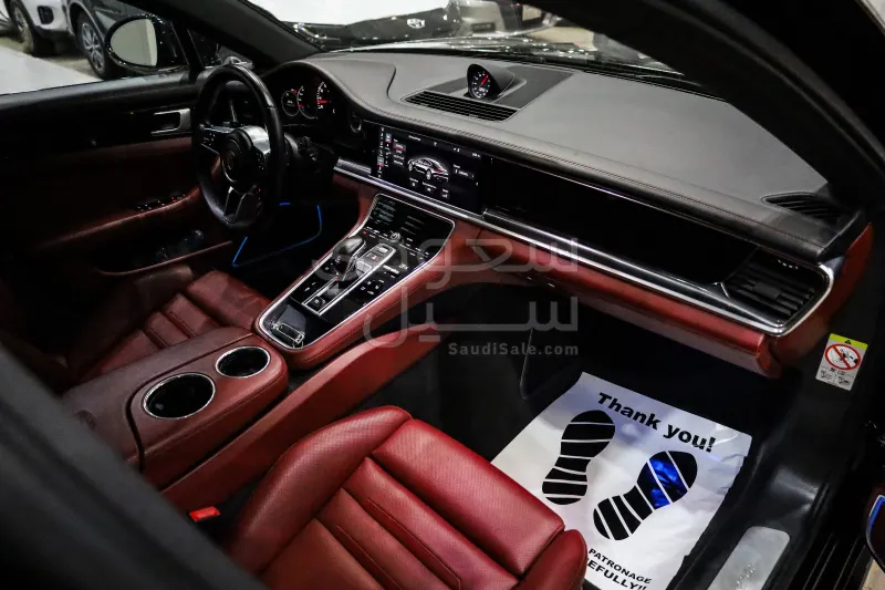 2018 Porsche Panamera 4S