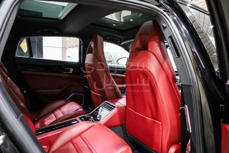 2018 Porsche Panamera 4S